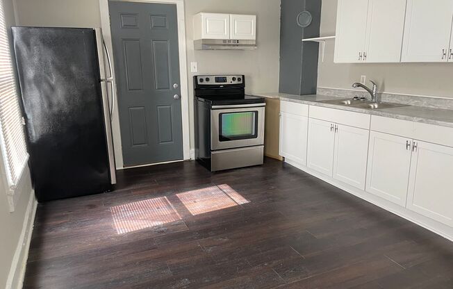 1 bed, 1 bath, $895, Unit Unit B