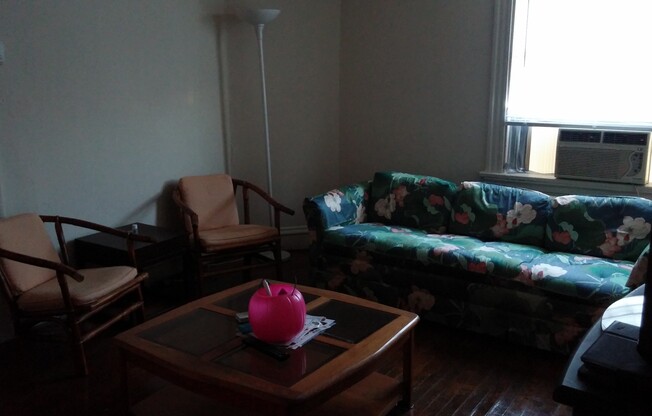 1 bed, 1 bath, $1,150, Unit Apt. 12