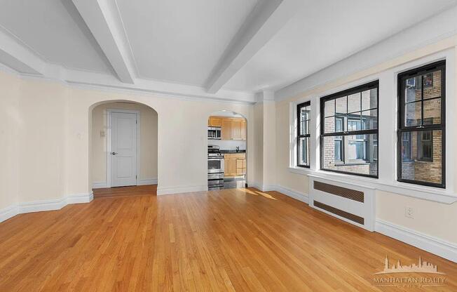 1 bed, 1 bath, $8,400, Unit 3J