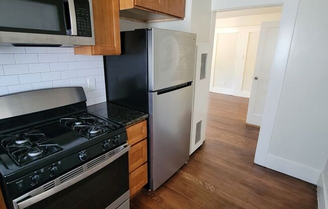 2 beds, 1 bath, $1,950