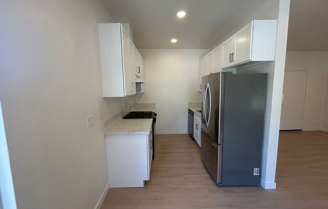 2211 N VERDUGO RD