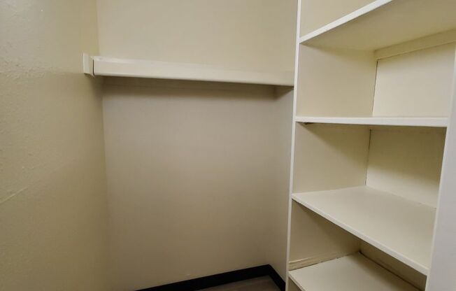 2 beds, 2 baths, 950 sqft, $1,350, Unit 116