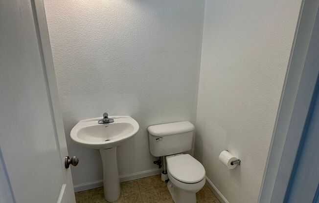 Beautiful 4-Bedroom, 2.5 Bathroom Lathrop Home