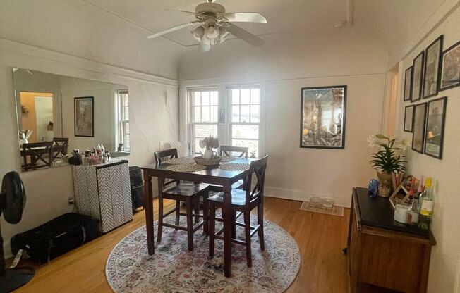 2 beds, 1 bath, 1,100 sqft, $1,350, Unit 4