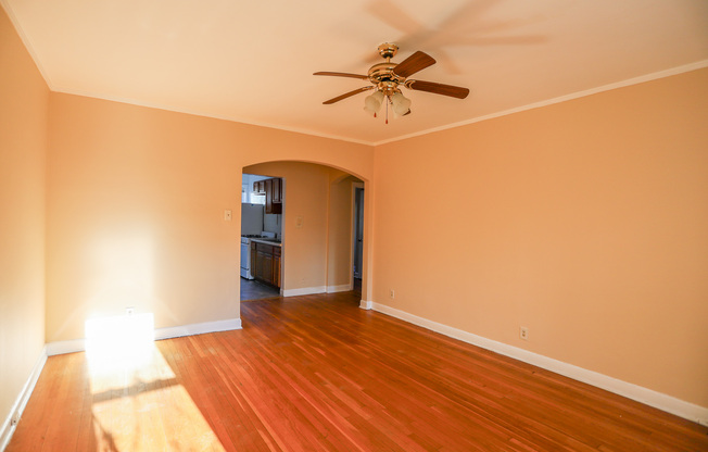 5933 N NORTHWEST HWY
