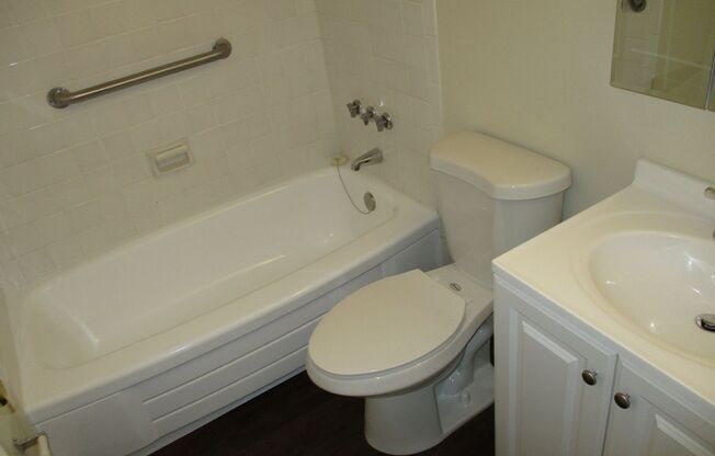 Studio, 1 bath, 520 sqft, $900, Unit 506