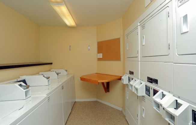1 bed, 1 bath, 600 sqft, $849, Unit Apt 415