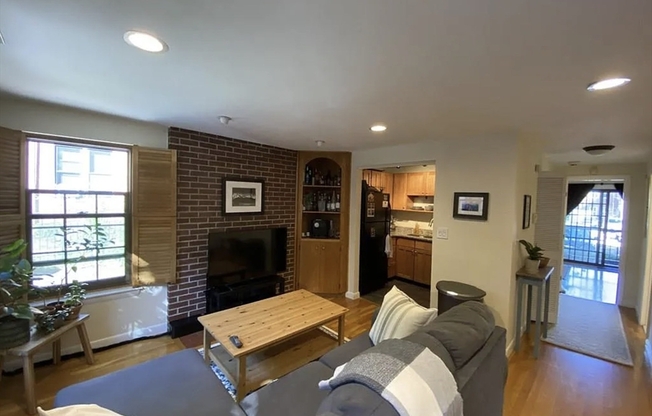 3 DEVENS ST