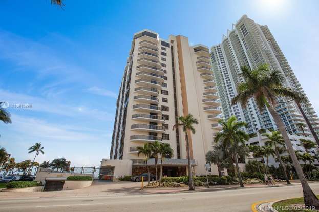 6423 Collins Ave