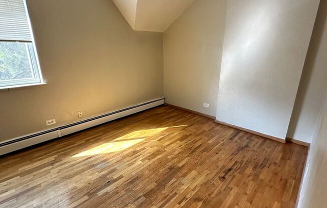 1 bed, 1 bath, $1,300, Unit 1540 A