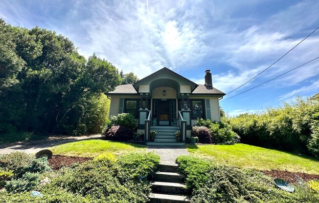 Meticulous Maintained home in the heart of highly desirable Mt Baker!