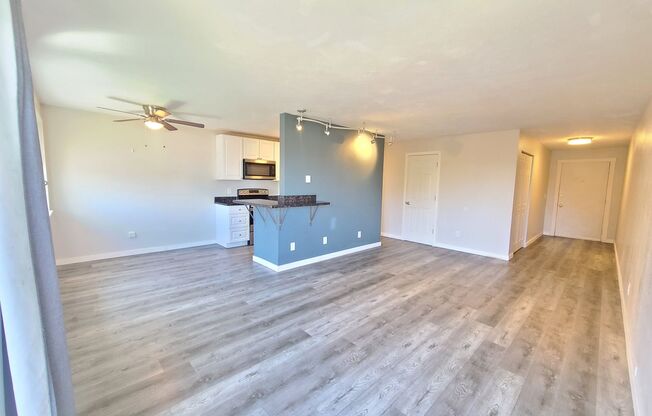 2 beds, 1 bath, $1,295, Unit 210