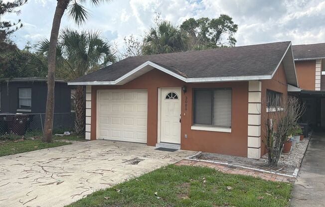 Spacious Duplex in Orlando’s Trendy Milk District with Garage and Washer/Dryer!