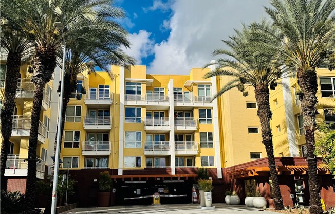 2 beds, 2 baths, 1,050 sqft, $3,100, Unit 402