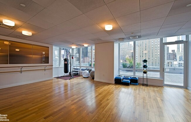 1 bed, 1.5 baths, 988 sqft, $6,280, Unit 3301