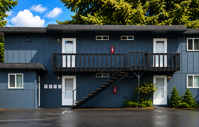 King Street Fourplex - Charming Small Community in Desirable South Salem