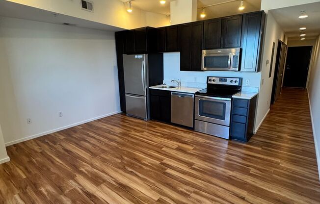 1 bed, 1 bath, 621 sqft, $1,270, Unit 608