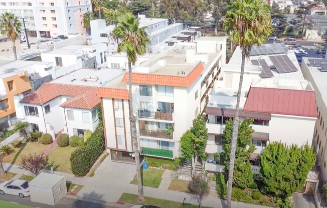 Sixth Street Apartments, LLC