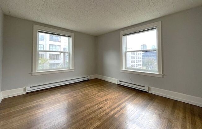 2 beds, 1 bath, 900 sqft, $2,195, Unit 217