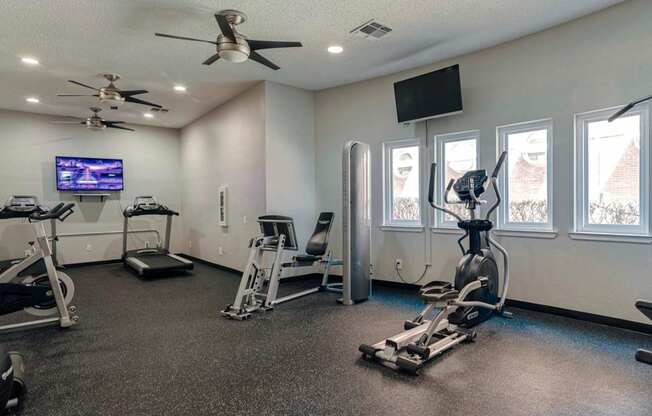 the gym at the preserve at polk apartments