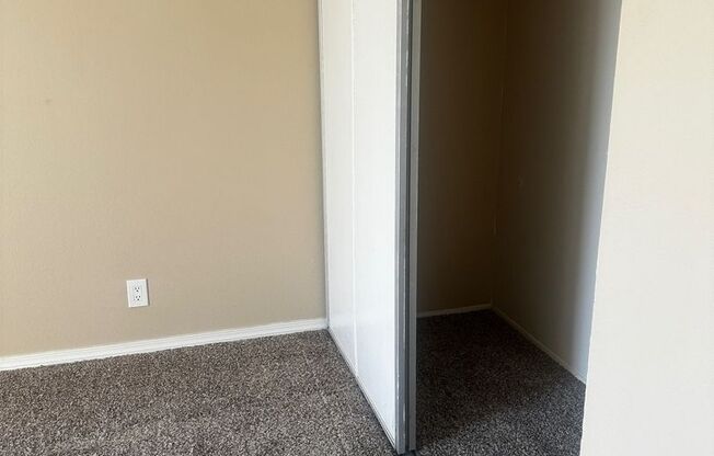 2 beds, 1 bath, 860 sqft, $1,475