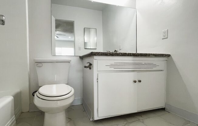 Studio, 1 bath, $1,645, Unit 127#05