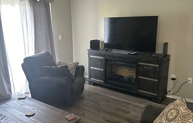 3 beds, 2 baths, $1,450, Unit UNIT 1