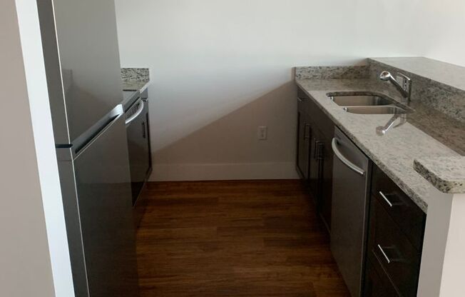 Studio, 1 bath, 1,042 sqft, $1,940, Unit 522