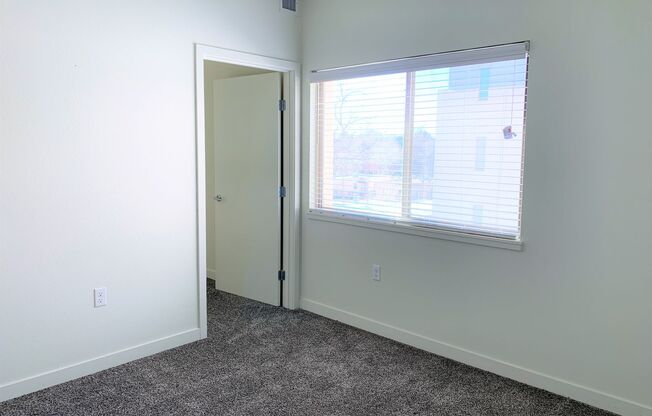 1 bed, 1 bath, 789 sqft, $1,600, Unit 416