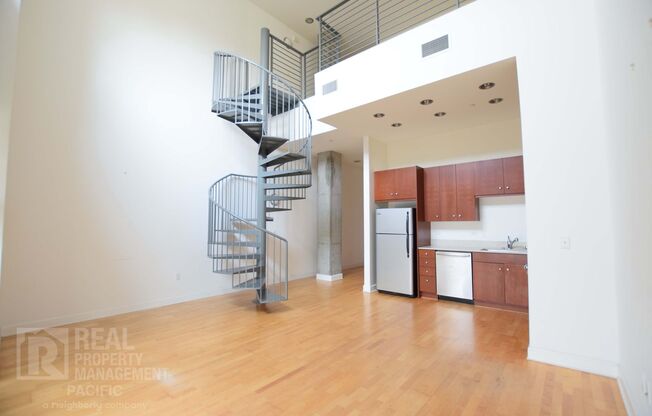 1 bed, 1.5 baths, $2,600