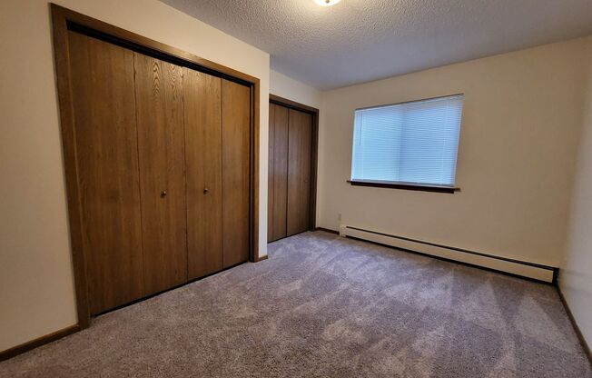 Great Marion Location. 2 bedroom 1 bath, heat and water paid