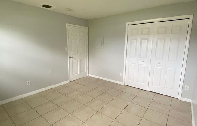 3 beds, 1 bath, 1,050 sqft, $1,500