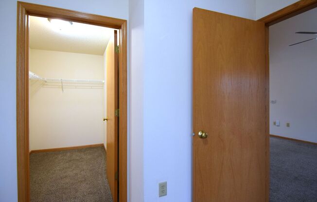 3 beds, 2 baths, 1,380 sqft, $2,345, Unit 8126-306
