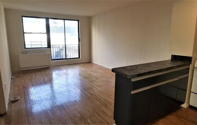 422 E 89 ST