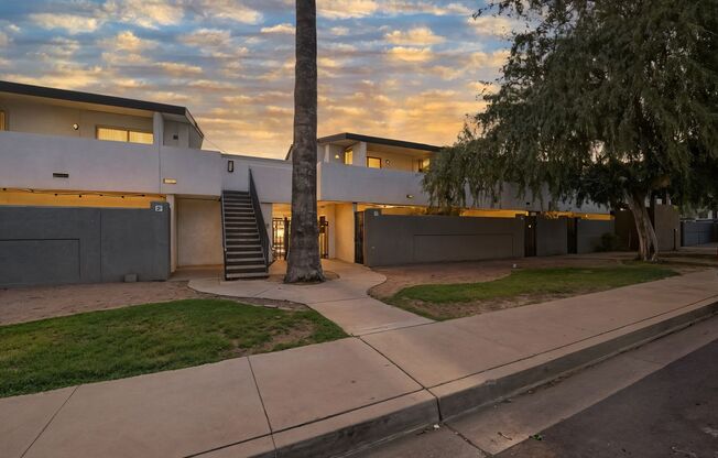 Heart of Phoenix Living – Modern 1BR with Amenities