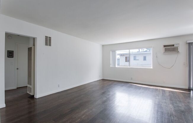 725 Hayworth Apartments