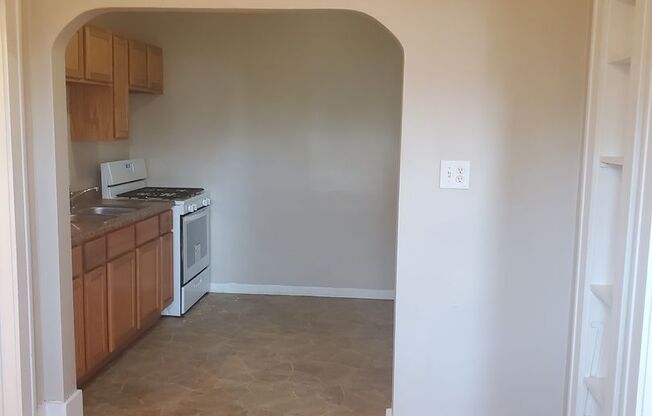 1 bed, 1 bath, 400 sqft, $695, Unit #206