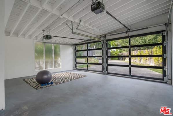 15434 Mulholland Dr