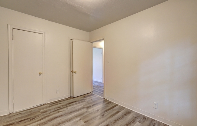 1123 GEORGE CIR
