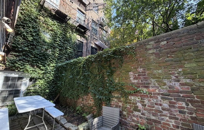 10 LINDALL PL