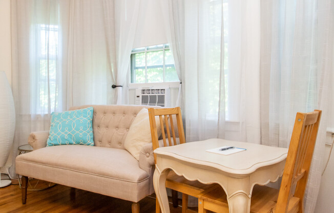 Studio, 1 bath, 450 sqft, $3,800, Unit C4
