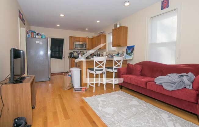 Modern Apt with Laundry In Unit, Stainless Steel Appliances and NO FEE!
