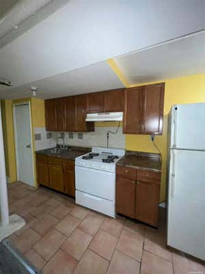 2 beds, 1 bath, $1,800, Unit G