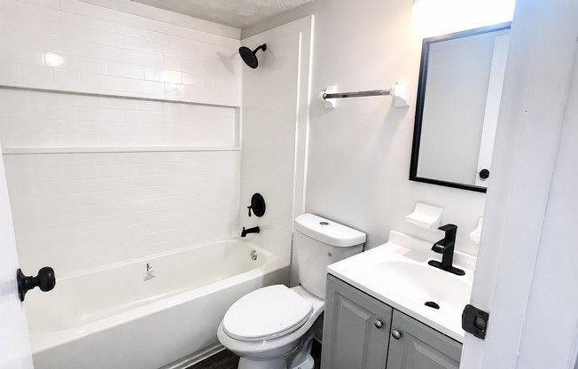 2 beds, 1 bath, 943 sqft, $1,210, Unit 15