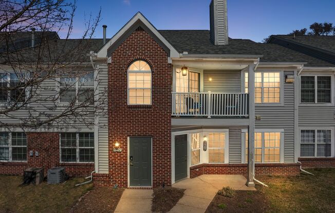 2 beds, 2 baths, 1,020 sqft, $1,470, Unit 6-2501 Emerson Cir.