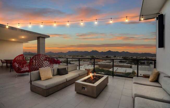 Outdoor Seating Apartment North Scottsdale