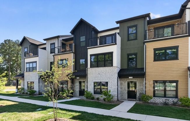 714 FALLING OAK ALY