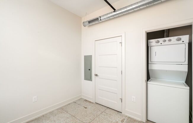 1 bed, 1 bath, $1,200, Unit 875 Michigan Ave Apt. 304