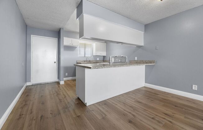 2 beds, 1 bath, 792 sqft, $1,350, Unit 711C5