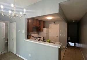 1 bed, 1 bath, $1,900, Unit B